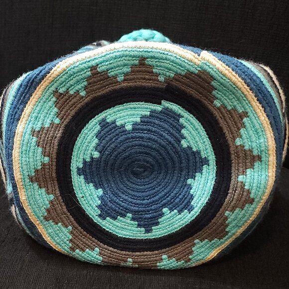 Le Pom Pom Handcrafted Woven Tote Bag - Picture 3 of 5